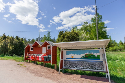 Kivimo busskur i Houtskär | Kivimon bussipysäkki Houtskarissa | The Kivimo village bus-stop in Houtskär